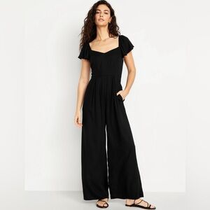 NWT! Old Navy Black Fit & Flare Flutter-Sleeve Crepe Jumpsuit - Medium Tall 🩶